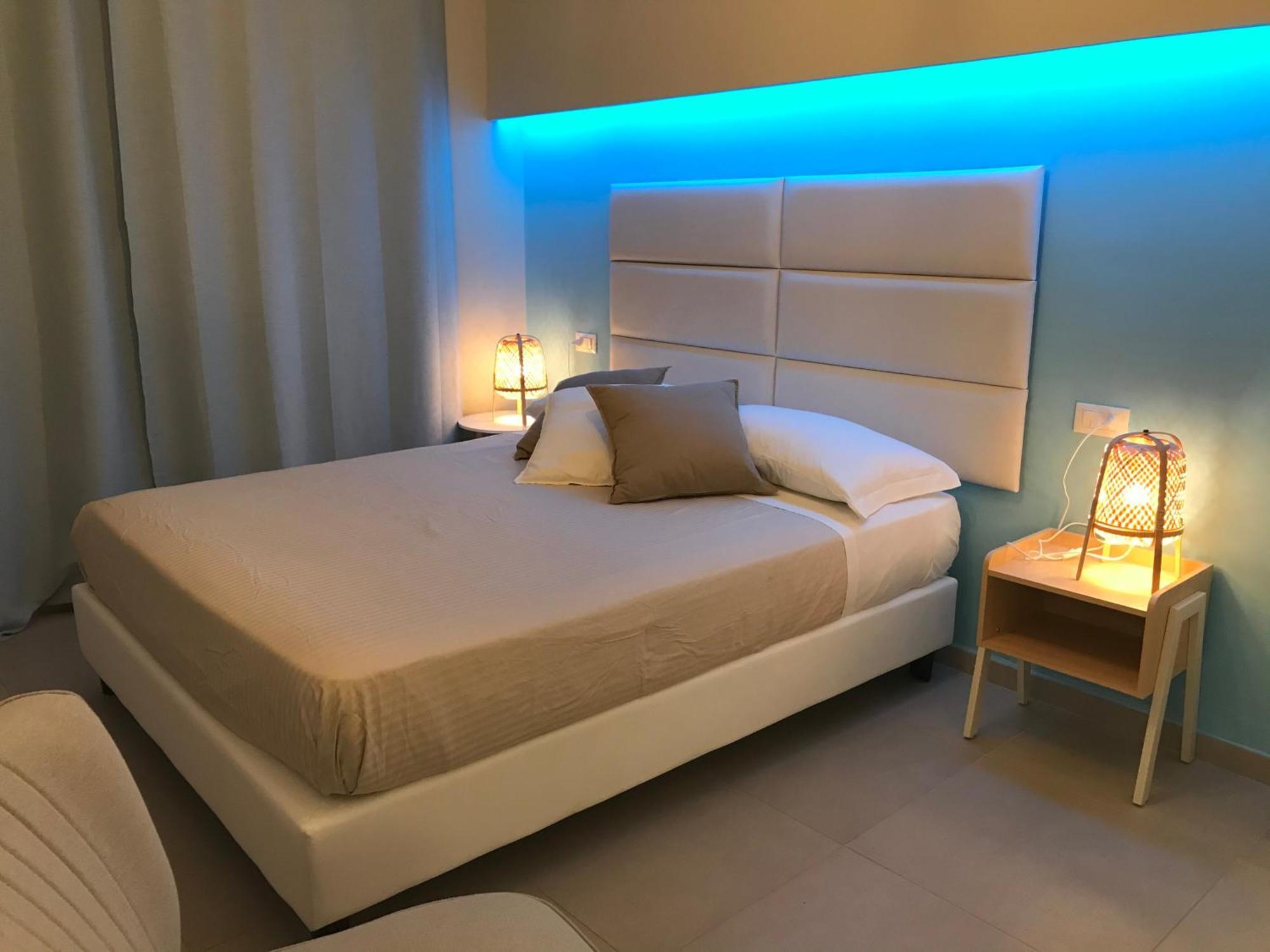 Esmeralda'S Rooms Porto San Paolo  Ngoại thất bức ảnh
