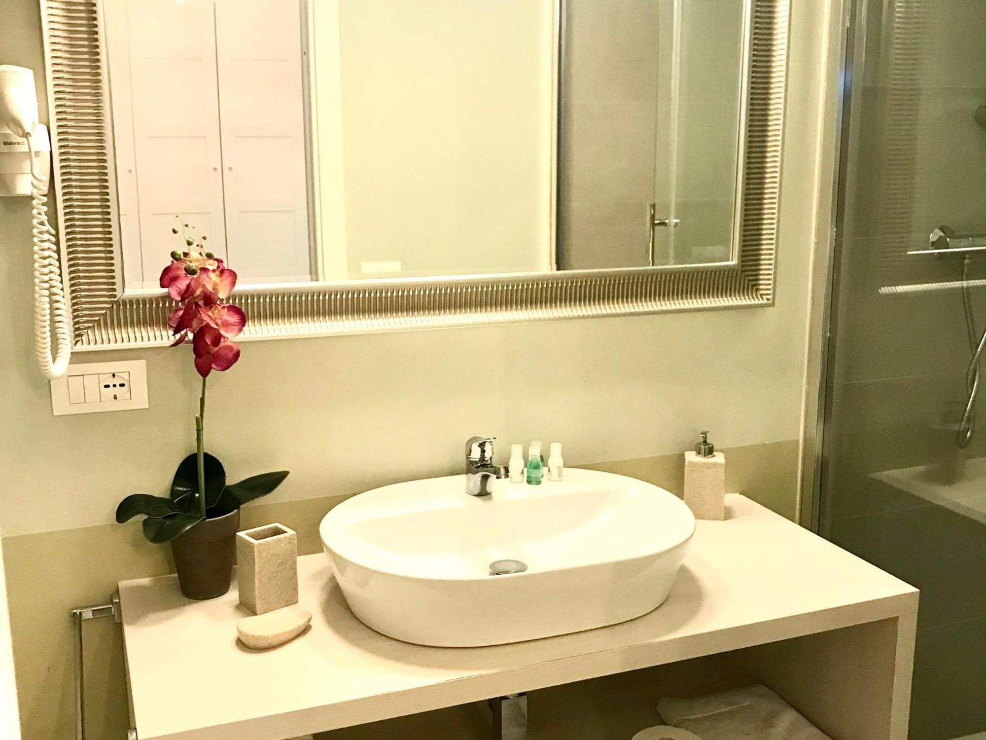 Esmeralda'S Rooms Porto San Paolo  Ngoại thất bức ảnh