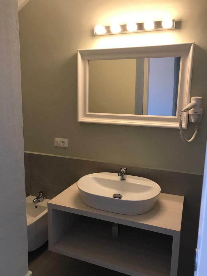 Esmeralda'S Rooms Porto San Paolo  Ngoại thất bức ảnh