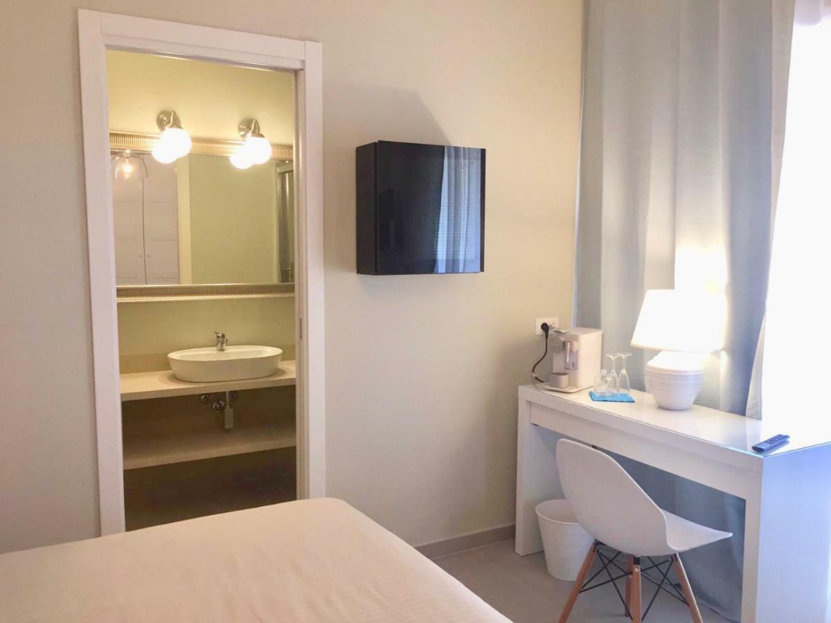 Esmeralda'S Rooms Porto San Paolo  Ngoại thất bức ảnh