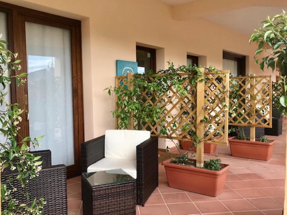 Esmeralda'S Rooms Porto San Paolo  Ngoại thất bức ảnh